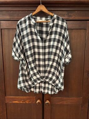 Universal Threads women’s blouse • top • tunic • shirt